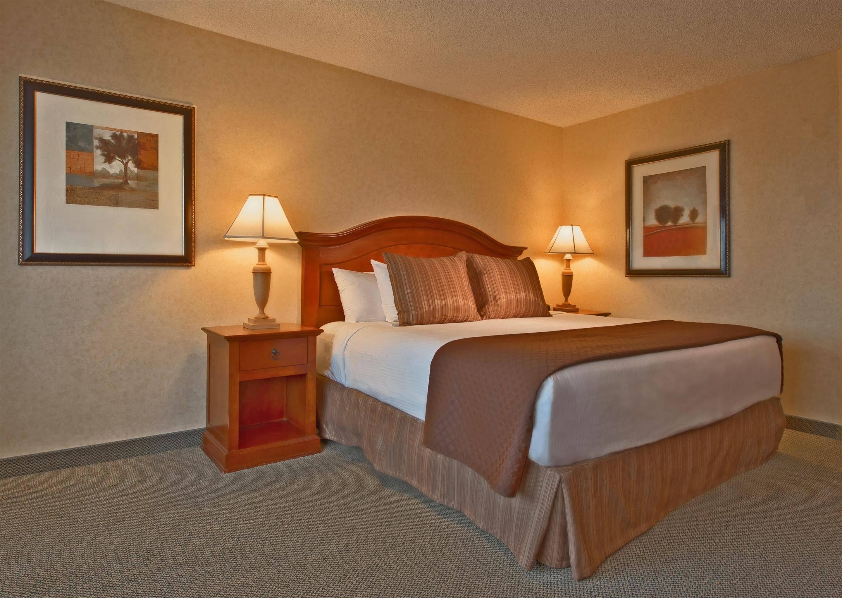Red Lion Hotel Кус-Бей Экстерьер фото